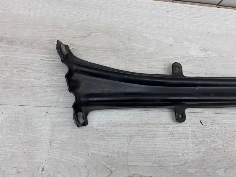 Кронштейн крыла левый E-Class 2010 C207 642.836