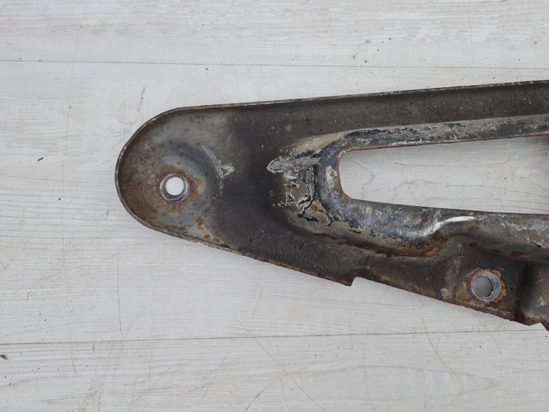 Кронштейн подрамника передний правый Insignia OPC 2010 G09 A28NET