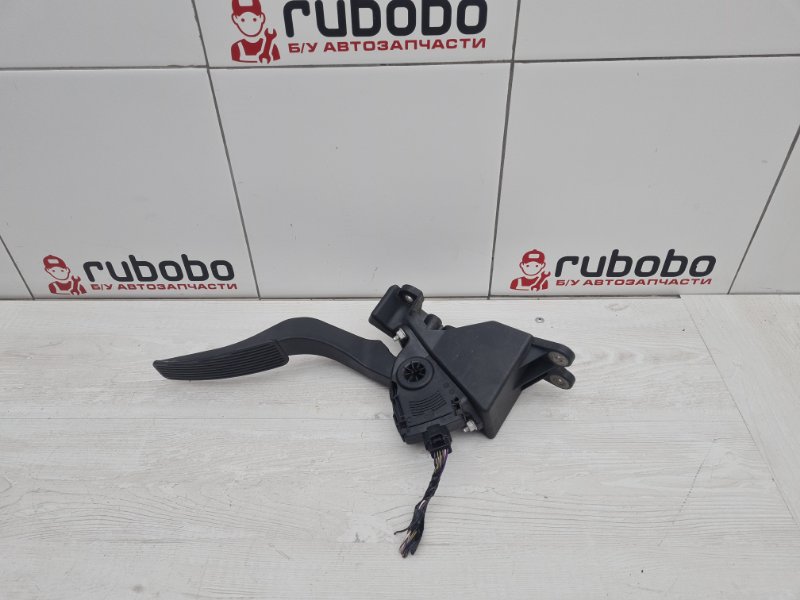 Педаль газа Dodge Challenger 2011 LC ERB 4861714AC контрактная