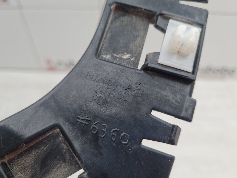 Кронштейн заднего бампера правый Dodge Challenger LC ERB