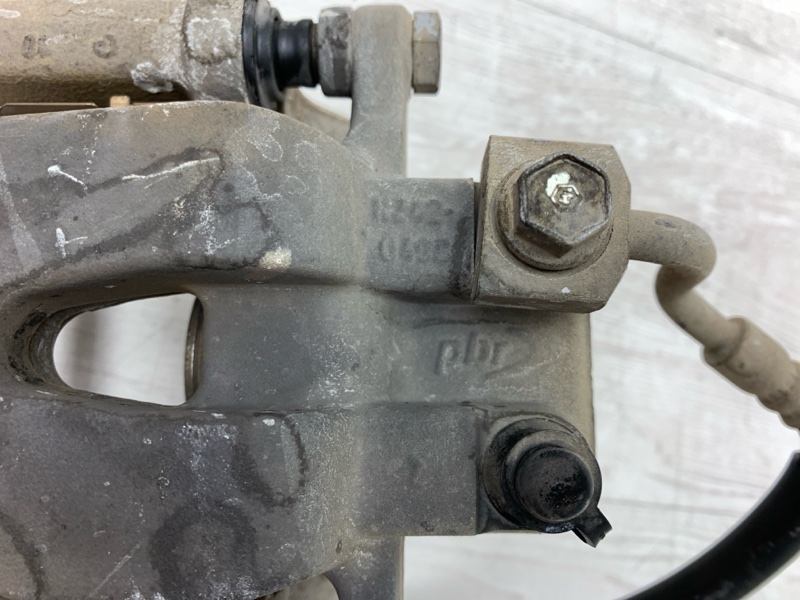 Суппорт задний левый Challenger 2011 LC ERB