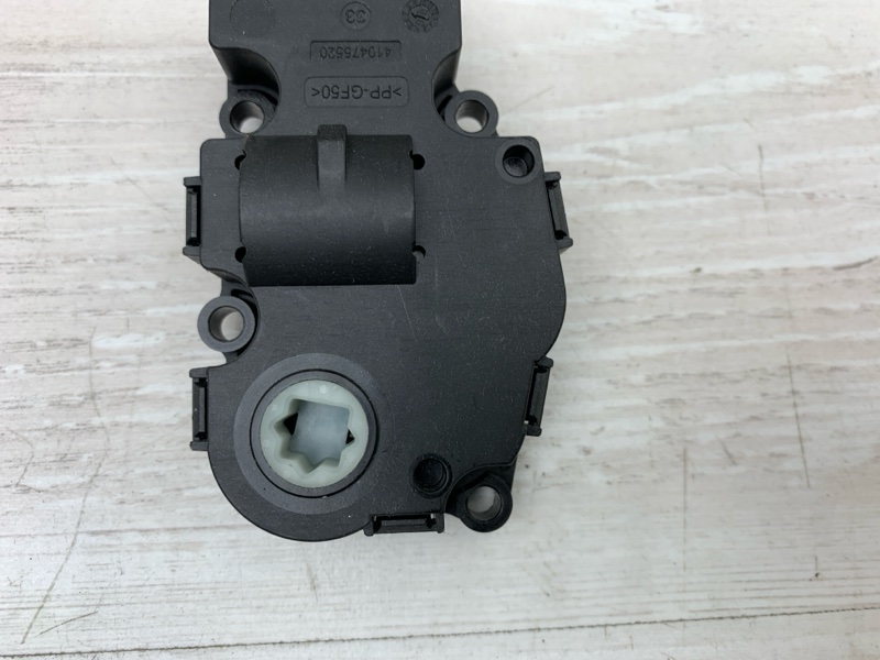 Актуатор печки GL 2008 X164 273.963 Актуатор печки GL 2008 X164 273.963