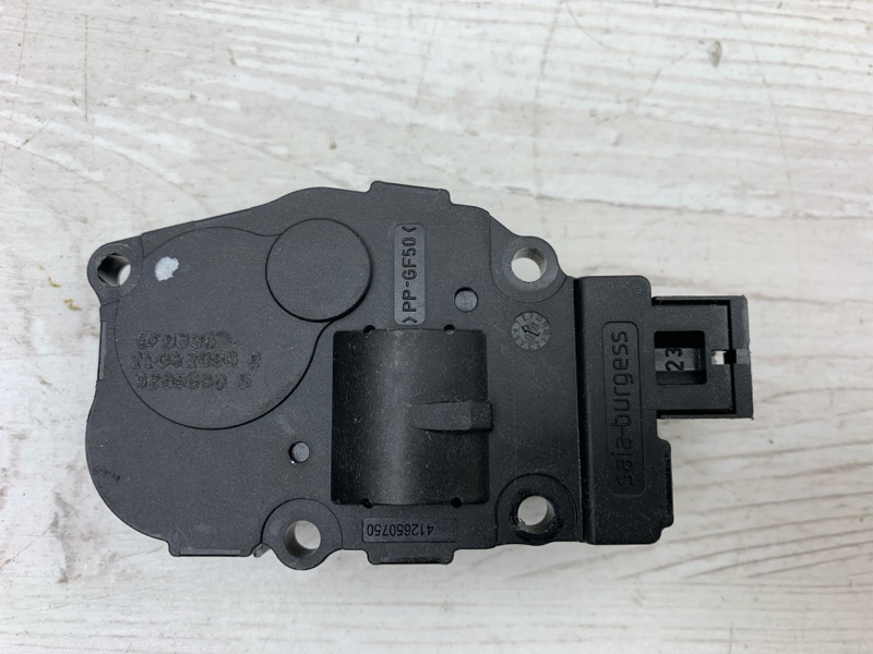 Актуатор печки Mercedes-Benz GL X164 273.963 Актуатор печки Mercedes-Benz GL X164 273.963