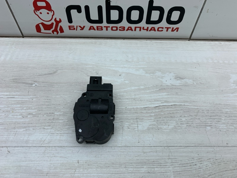 Запчасть актуатор печки Mercedes-Benz GL 2008 X164 273.963 A1669060008 контрактная Актуатор печки Mercedes-Benz GL 2008 X164 273.963 A1669060008 контрактная