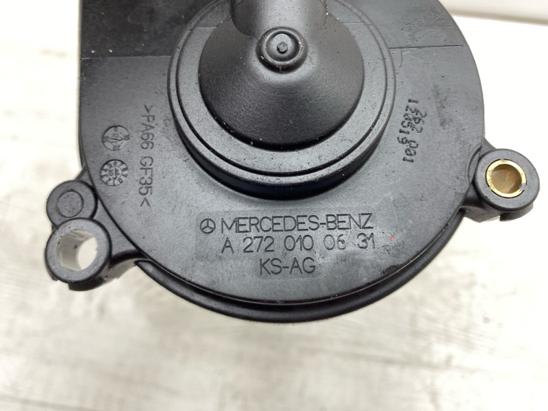 Крышка Mercedes-Benz GL X164 273.963 Крышка Mercedes-Benz GL X164 273.963