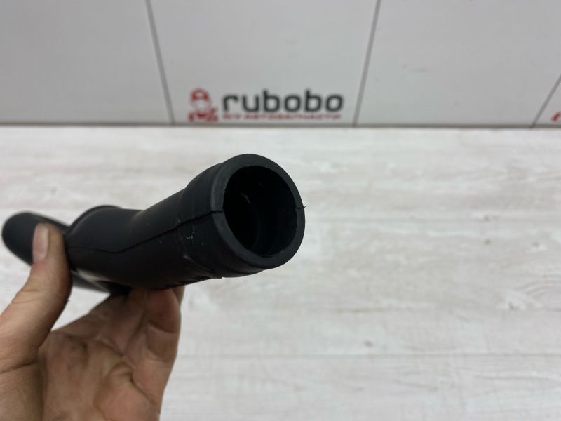 Патрубок воздушный GL 2008 X164 273.963