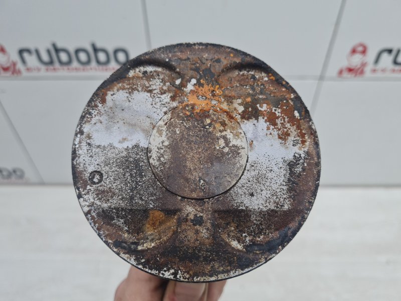 Поршень с шатуном Challenger 2011 LC ERB