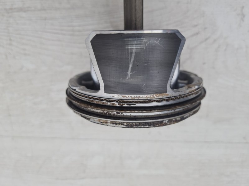 Поршень с шатуном Challenger 2011 LC ERB Поршень с шатуном Challenger 2011 LC ERB