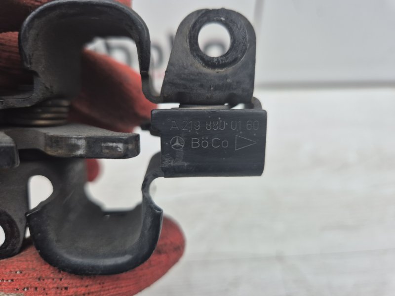 Замок капота GL 2008 X164 273.963 Замок капота GL 2008 X164 273.963