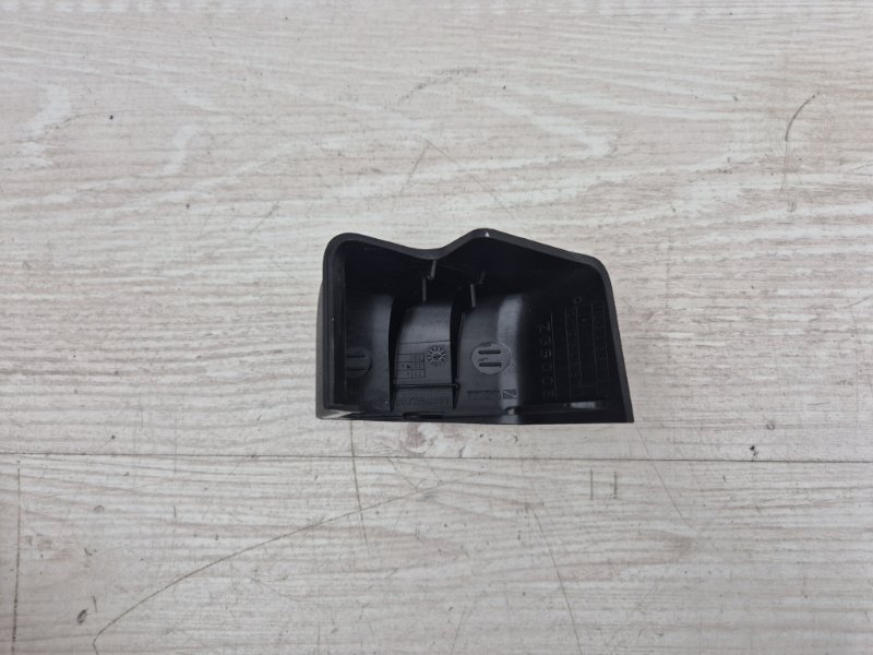 Накладка обшивки двери левая Vito 2015 W447 622.951