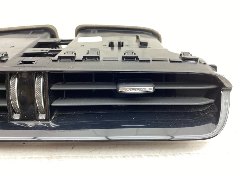 Дефлектор центральный XF 2016 X260 306PS