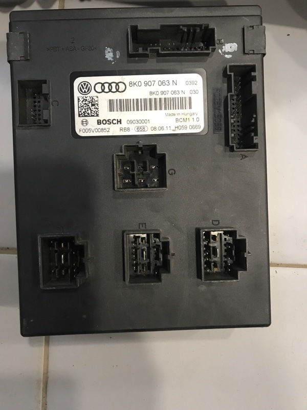 Блок bcm Audi A4 8K (б/у) Блок bcm Audi A4 8K (б/у)