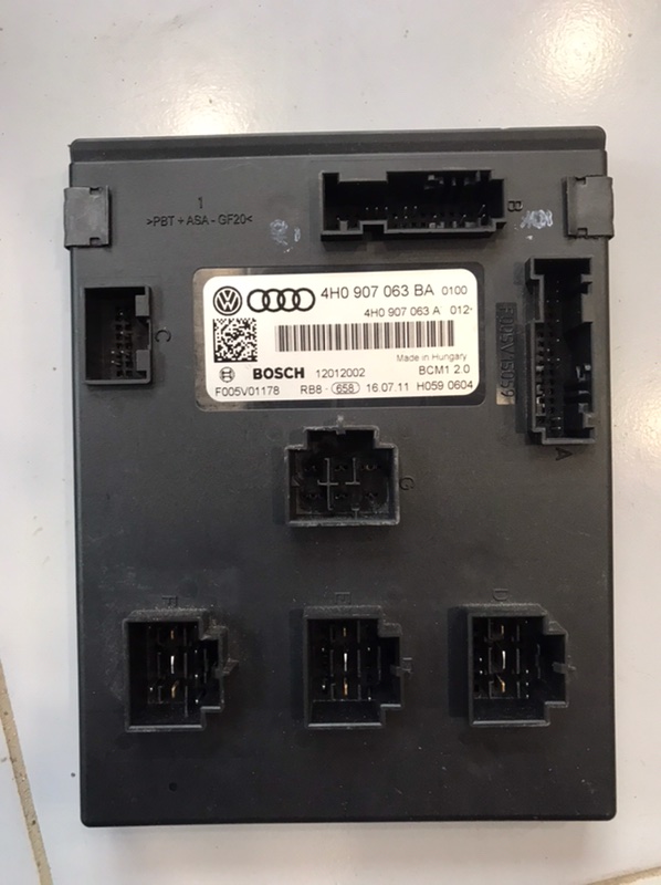 Блок bcm Audi A6 4G (б/у) Блок bcm Audi A6 4G (б/у)