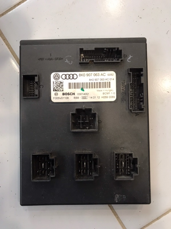 Блок bcm Audi A4 8K (б/у) Блок bcm Audi A4 8K (б/у)