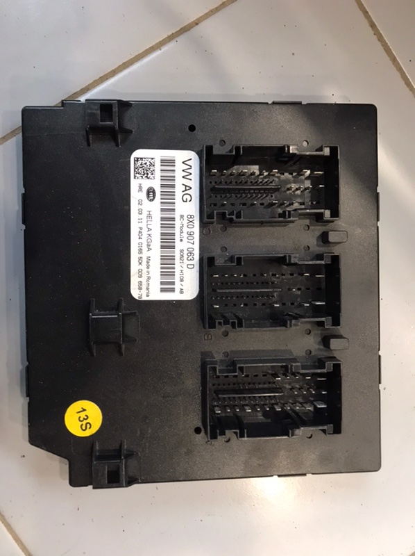 Блок bcm Audi A1 8X (б/у) Блок bcm Audi A1 8X (б/у)