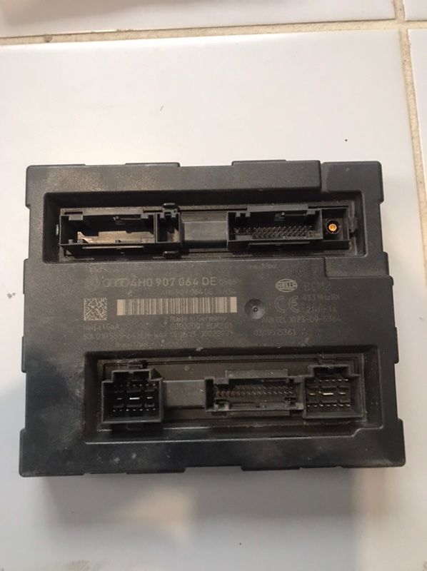 Блок bcm Audi A6 4G (б/у) Блок bcm Audi A6 4G (б/у)