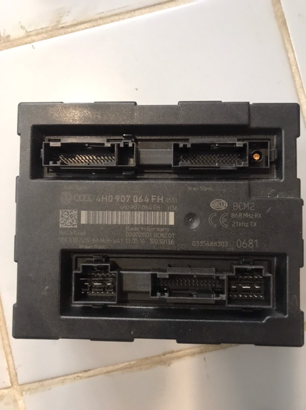 Блок bcm Audi A6 4G (б/у) Блок bcm Audi A6 4G (б/у)