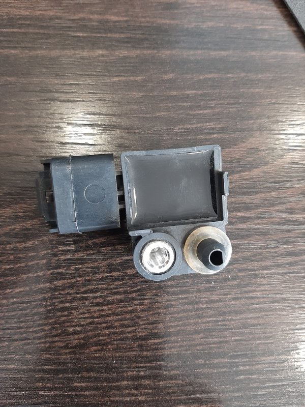 Запчасть датчик удара BMW 5-Series 2009-2017 F10 2.0D N47D20C 65779159311 контрактная Датчик удара BMW 5-Series 2009-2017 F10 2.0D N47D20C 65779159311 контрактная