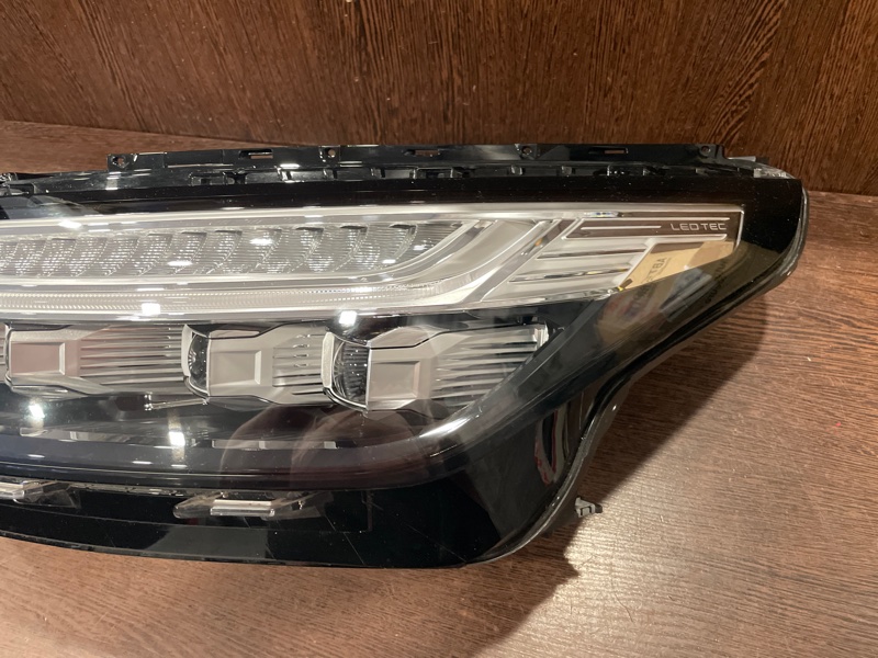 Фара передняя левая VX