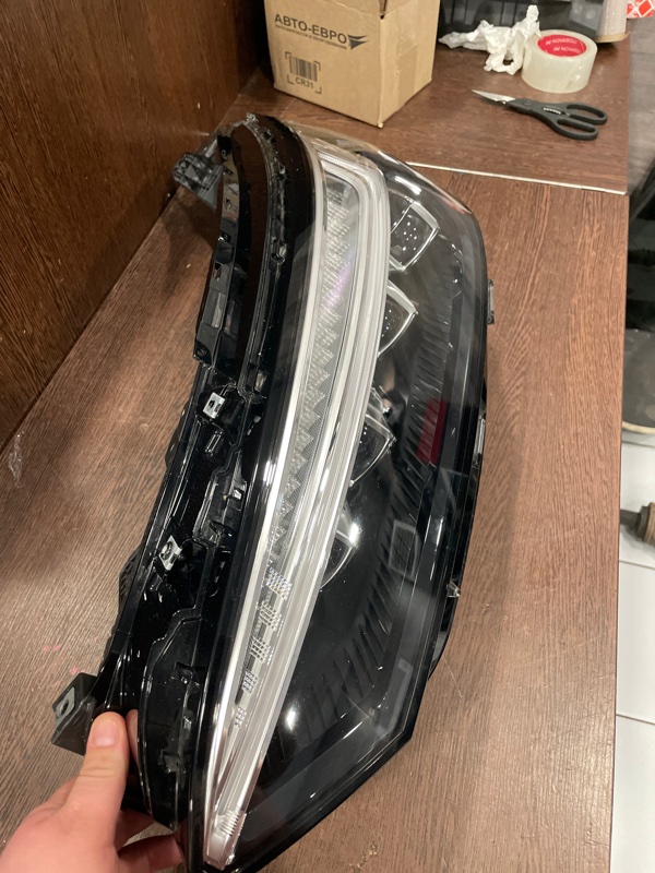 Фара передняя левая VX