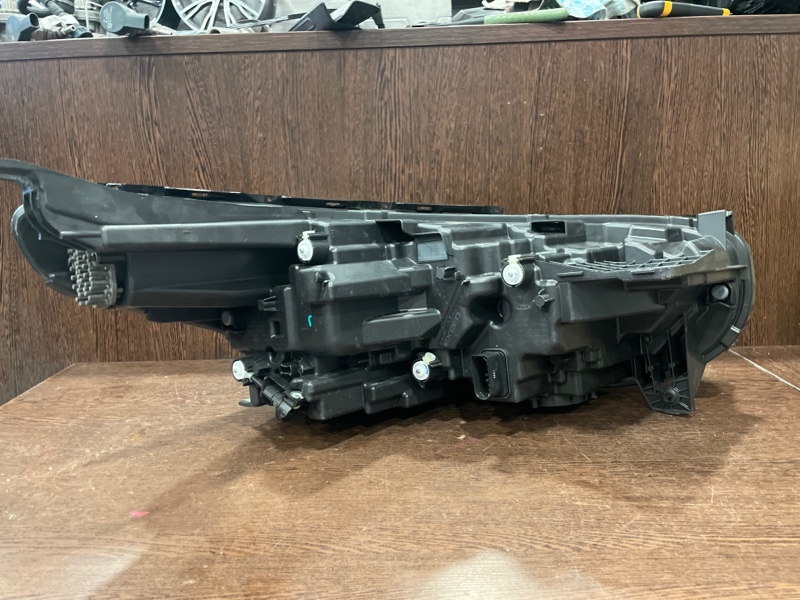 Фара передняя левая VX