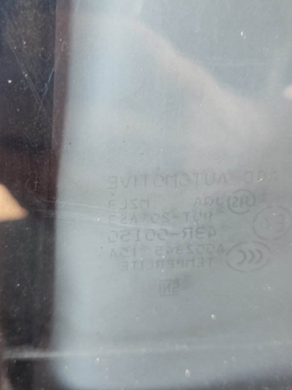 Стекло двери заднее правое Nissan Patrol Y62