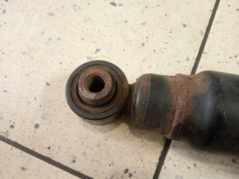 Пневмостойка задняя Nissan Patrol Y62 VK56VD