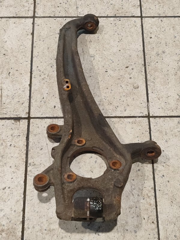 Кулак передний левый Nissan Patrol 2010-2019 Y62 400151LA0A контрактная