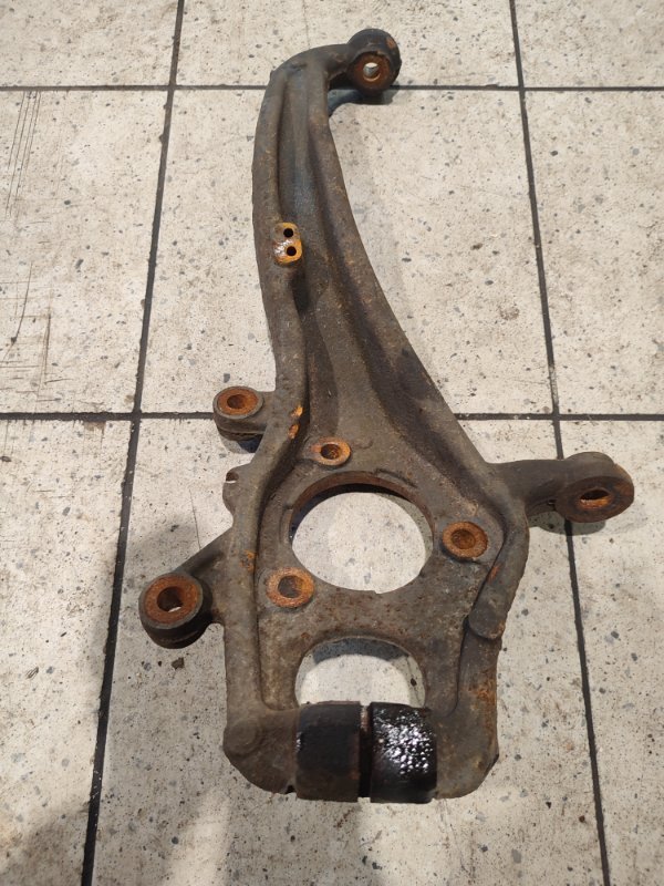 Кулак передний левый Patrol 2010-2019 Y62