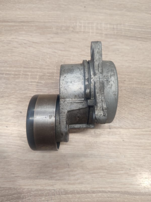 Ролик натяжителя Nissan Patrol Y62 Ролик натяжителя Nissan Patrol Y62