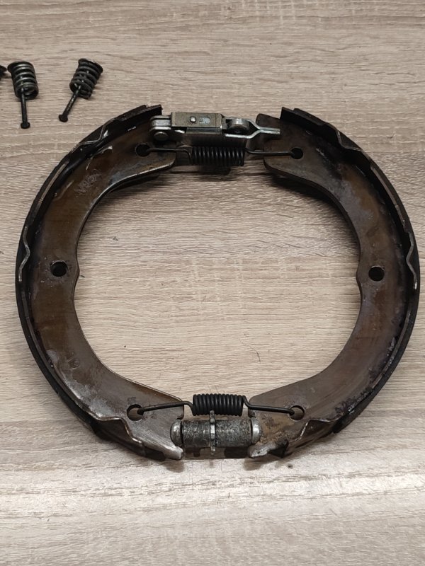 Колодки стояночного тормоза задние Patrol 2010-2019 Y62