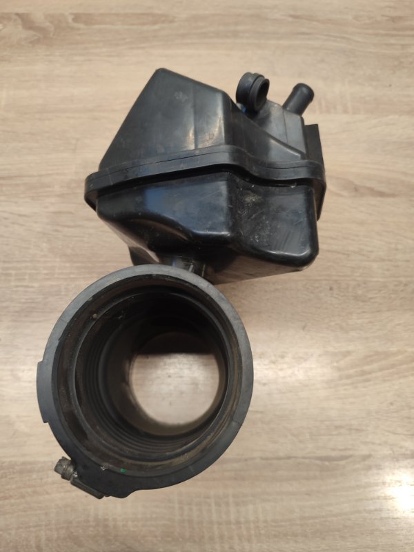 Резонатор воздушного фильтра Nissan Patrol Y62