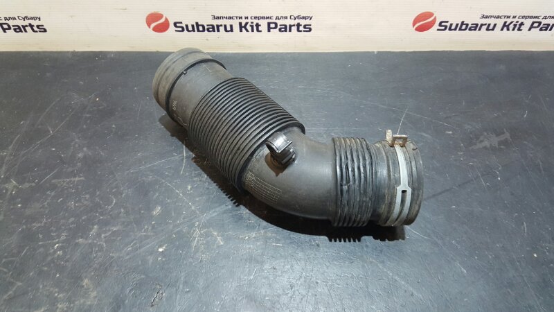 Патрубок воздушного фильтра AUDI Q7 06 4L 4.2 BAR 4L8129684 Б/У