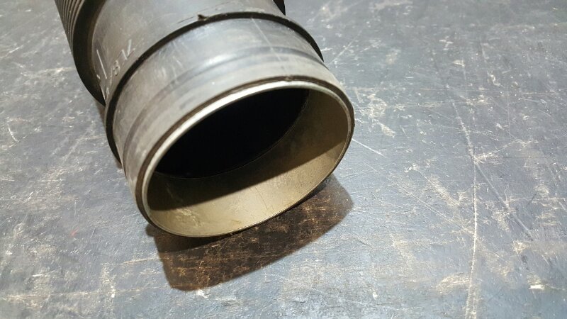 Патрубок воздушного фильтра Q7 06 4L 4.2 BAR