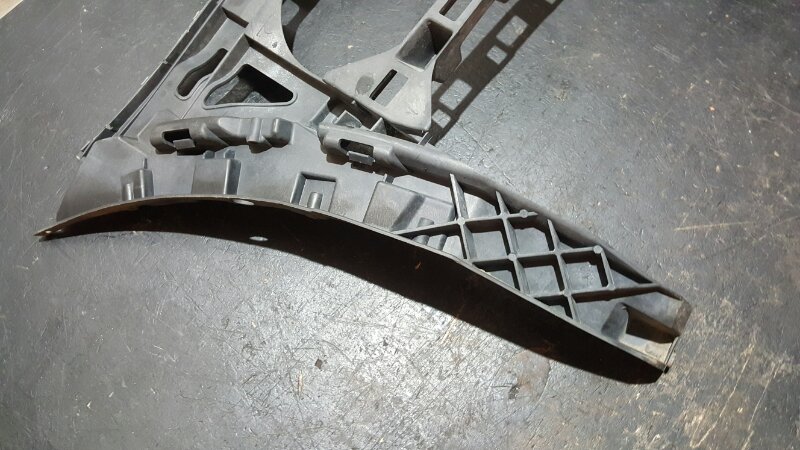 Кронштейн бампера задний левый Passat CC 2010 2.0 TFSI