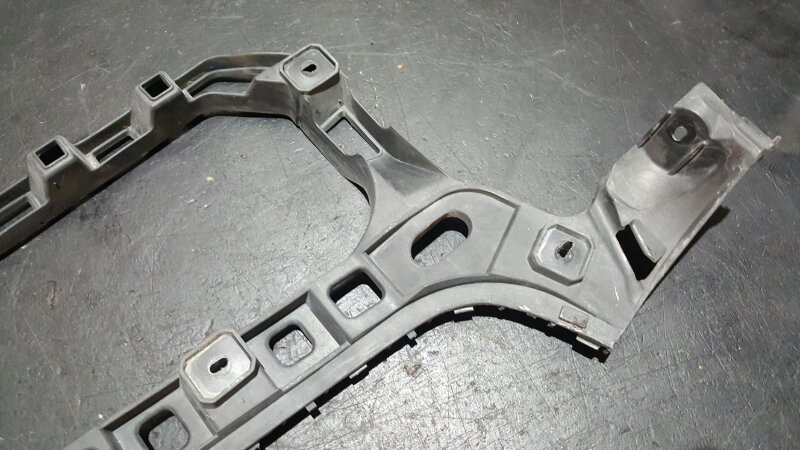 Кронштейн бампера задний левый Passat CC 2010 2.0 TFSI