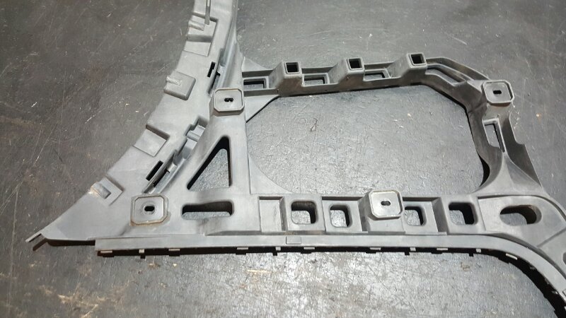 Кронштейн бампера задний левый Passat CC 2010 2.0 TFSI