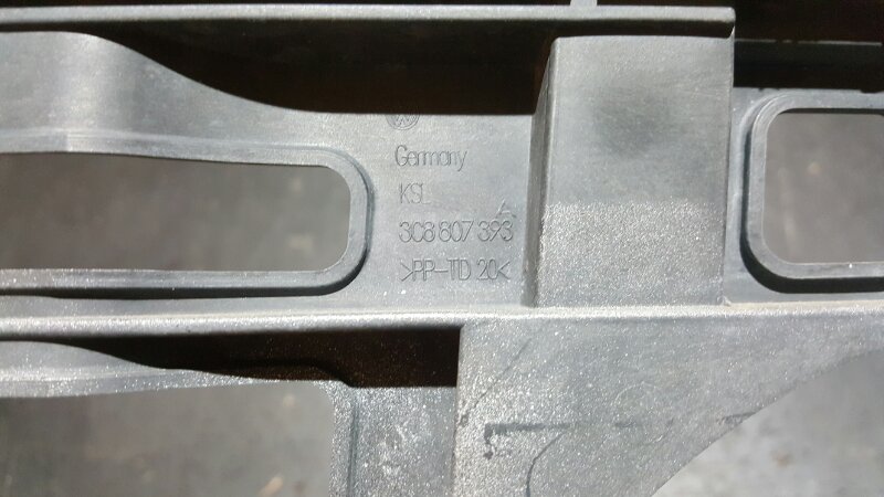 Кронштейн бампера задний левый Passat CC 2010 2.0 TFSI