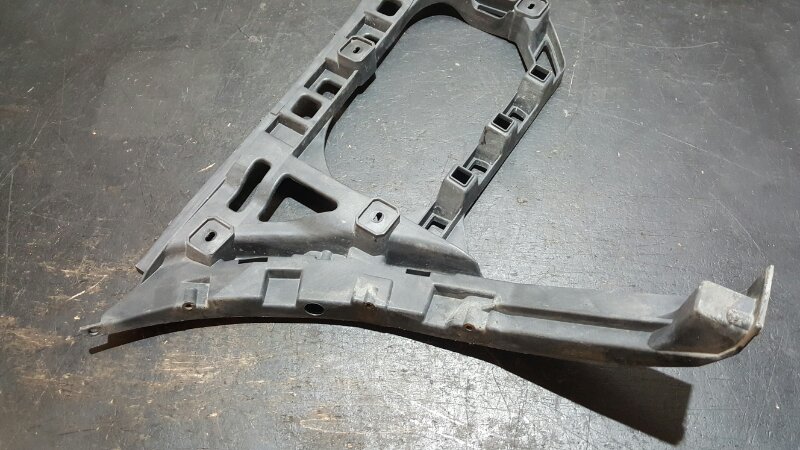 Кронштейн бампера задний правый Passat CC 2010 2.0 TFSI