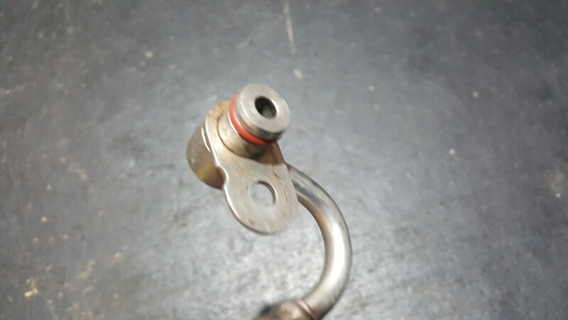 Трубка подачи масла Passat CC 2010 2.0 TFSI