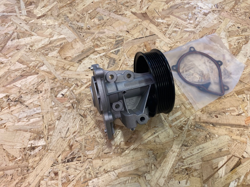 Помпа Ford Transit 2000/2014 Помпа Ford Transit 2000/2014