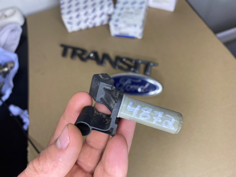 Датчик положения коленвала Ford Transit TT9 (б/у)