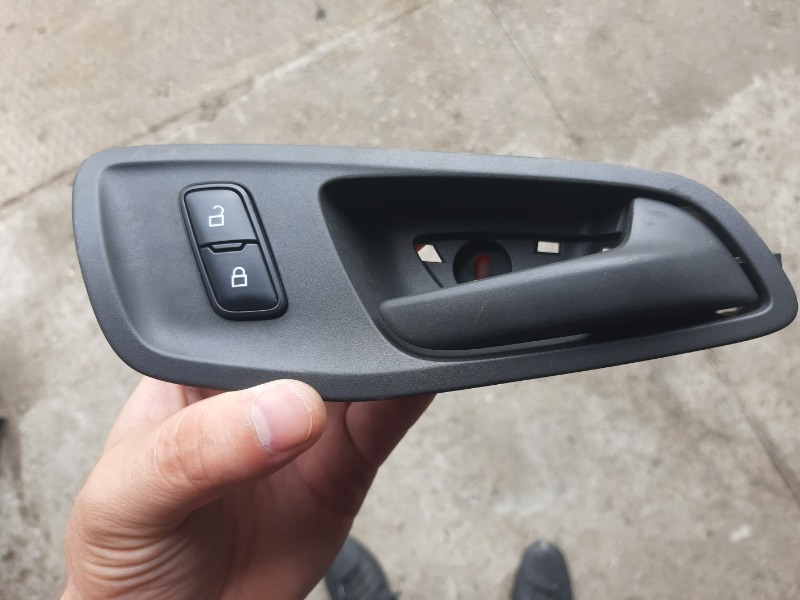 Ручка двери внутренняя Ford Transit ФУРГОН 2.2 2017 передняя правая (б/у)