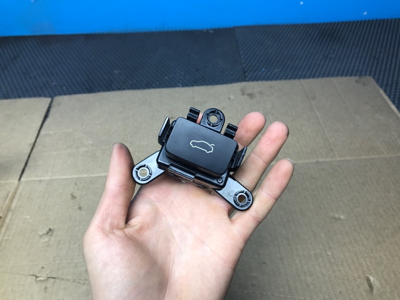 Кнопка открывания багажника Kia K5 2020 93750L2000WK Б/У