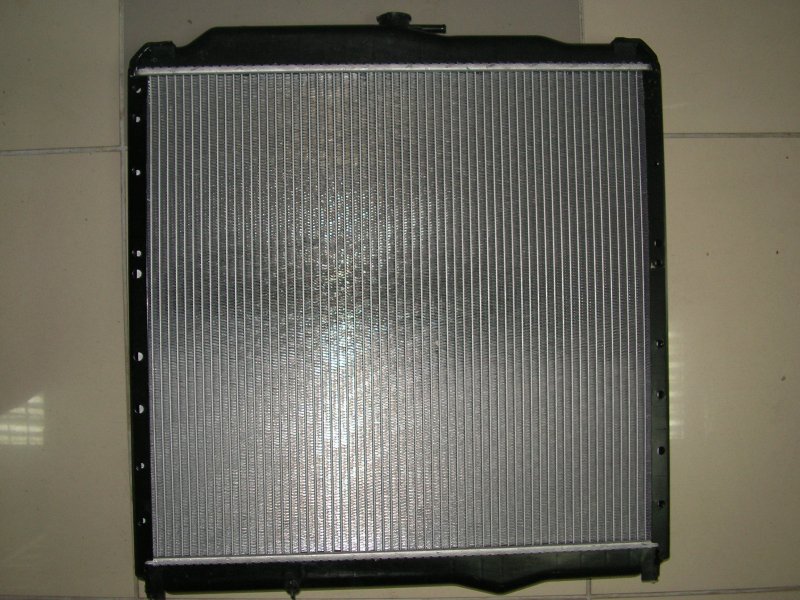 Радиатор митсубиси фусо. Mitsubishi fuso fighter 1995 радиатор. Радиатор мицубиси фусо 6д16. Радиатор кондиционера fuso canter. Радиатор кондиционера митсубиси фусо.