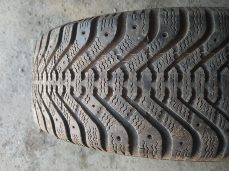 Колесо шипованное R15 / 195 / 60 GoodYear Ultra Grip 500 4x114 штамп. (б/у)