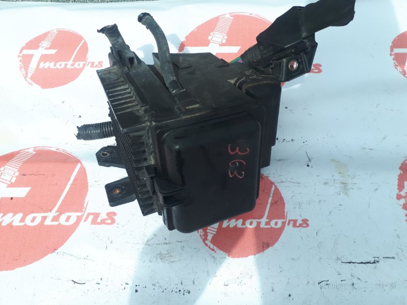 Блок предохранителей Toyota Harrier MCU35 1MZ FE 2005 (б/у)