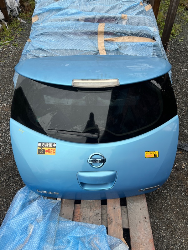 Дверь 5-я Nissan Leaf ZE0. ZAA-ZE0 EM61 2011 задняя (б/у)