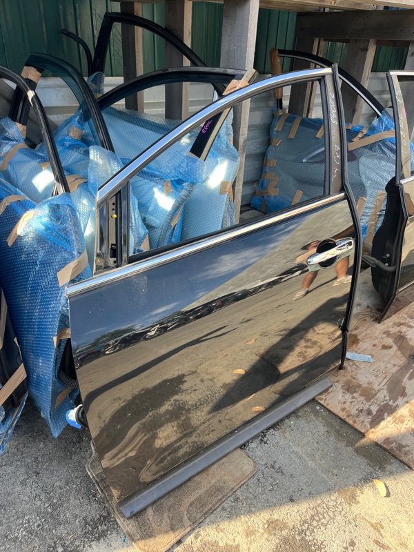 Дверь Mazda Cx7 ER3P L3VDT 2007 передняя левая (б/у) Дверь Mazda Cx7 ER3P L3VDT 2007 передняя левая (б/у)