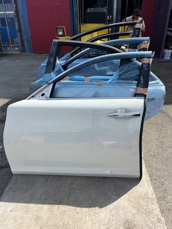 Дверь Nissan fuga KY51 VQ37VHR 2010 передняя левая (б/у)